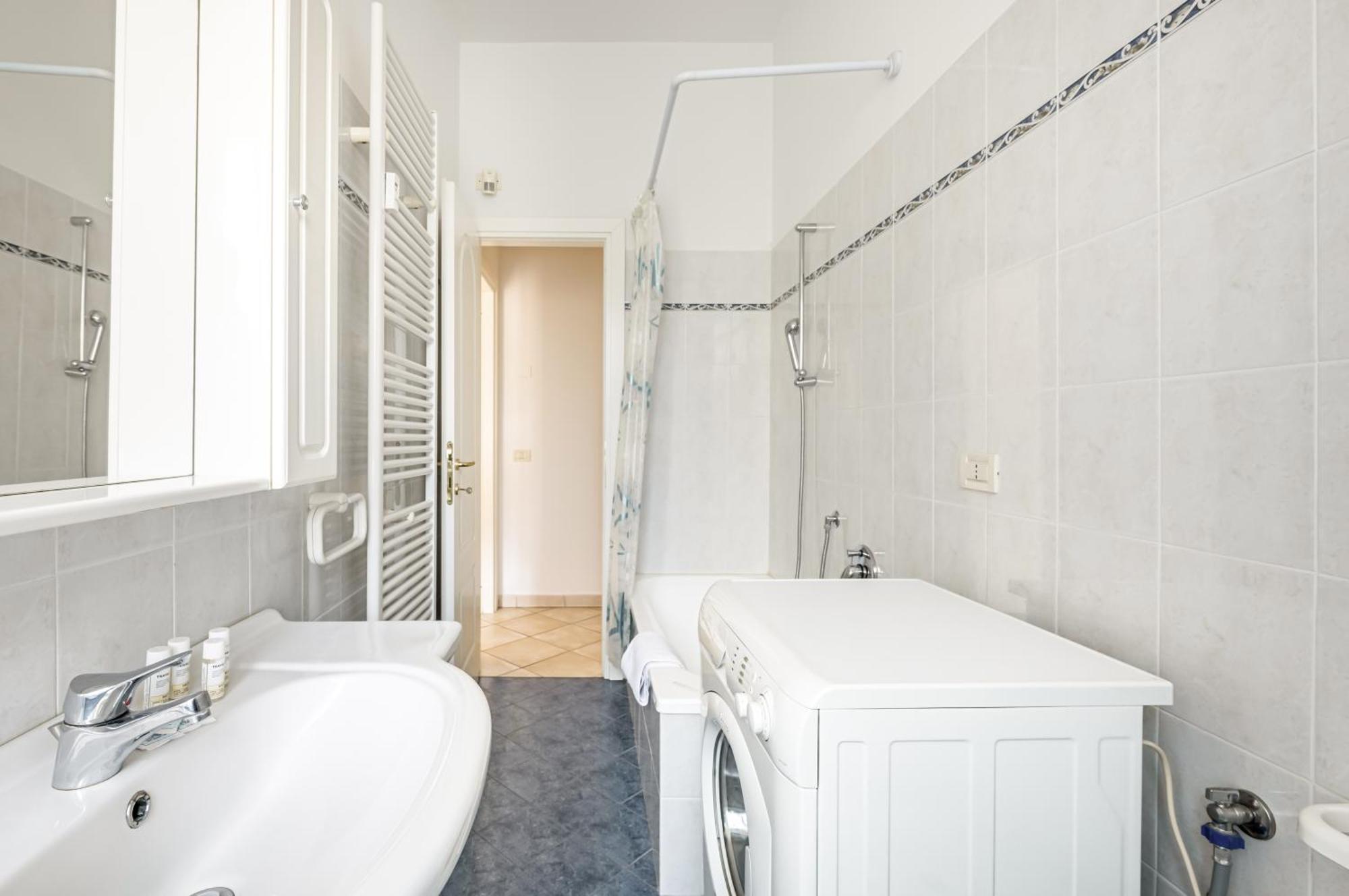 Florence Quiet And Cozy Apartment With Balcony ภายนอก รูปภาพ